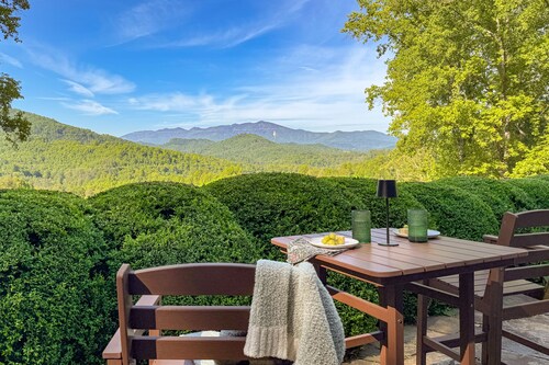 Stunning Views: 2 King Suites+Fire Pit+Fast WiFi