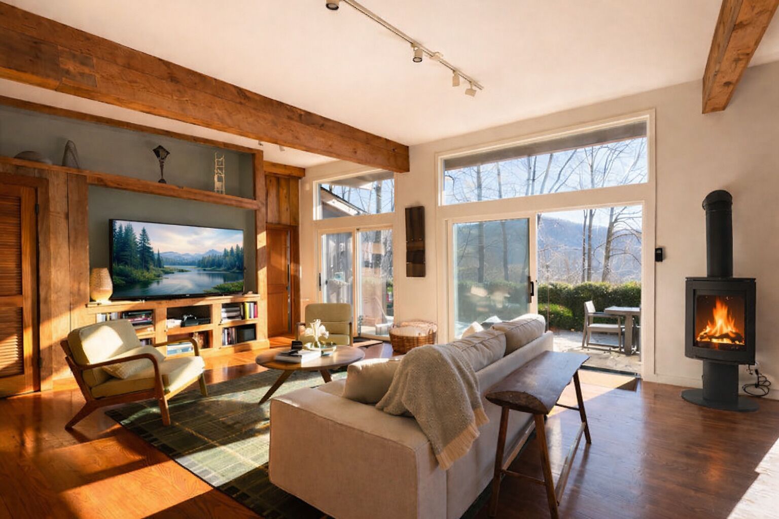 Smart-tv, een open haard, videospelletjes en een dvd-speler