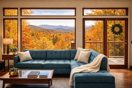 Smart TV, fireplace, video games, DVD player. Mountain Retreat for Two! Japanese Tub. Fast WiFi