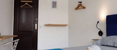 1 habitación, wifi y ropa de cama