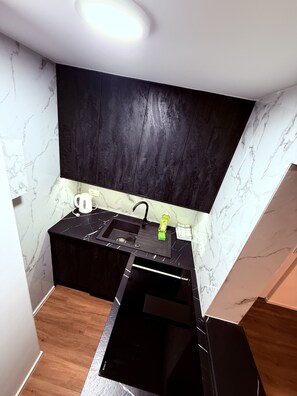 Luxury Villa, Balcony, Garden View | Private kitchen