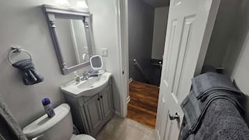 Douche, serviettes fournies