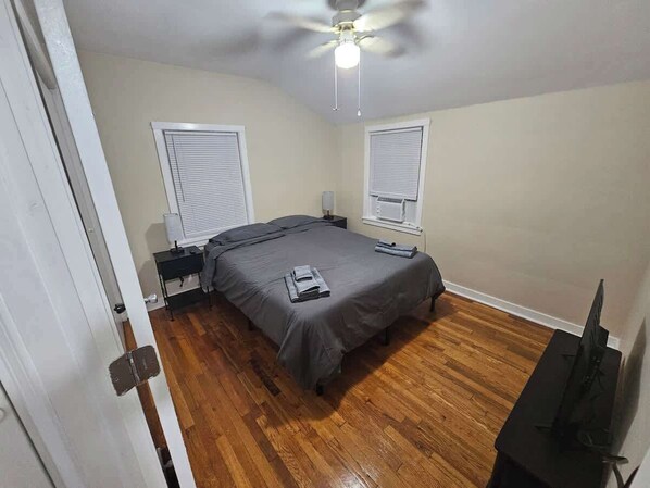 2 bedrooms, WiFi, bed sheets