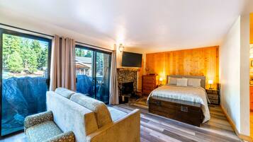 Tabla de planchar con plancha, wifi gratis y ropa de cama