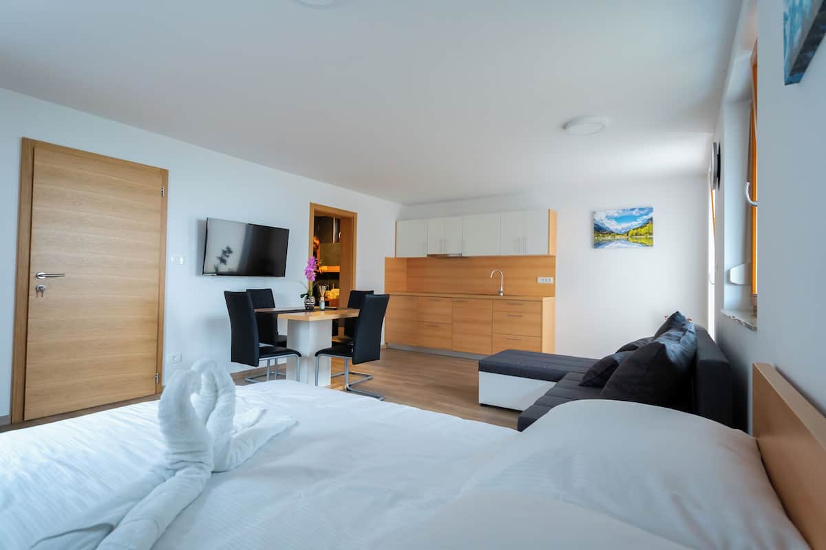 Appartement, balcon, vue vallée | 2 chambres, chambres insonorisées, Wi-Fi gratuit