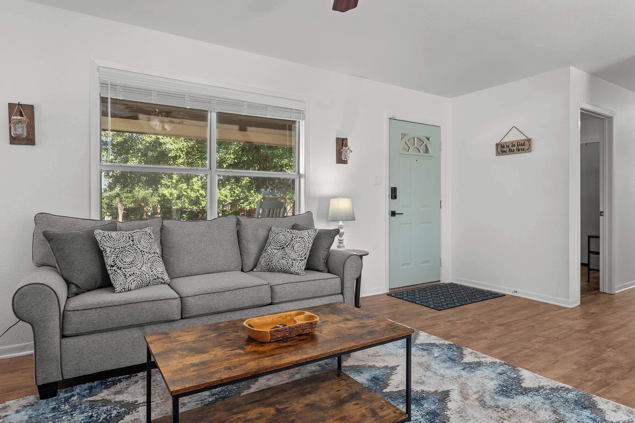 Hill Country Haven - Hot Tub & Game Room - Fredericksburg