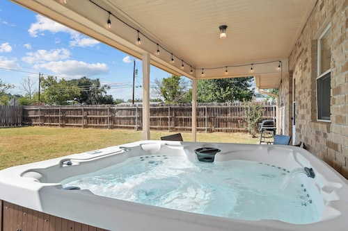 Hill Country Haven - Hot Tub & Game Room