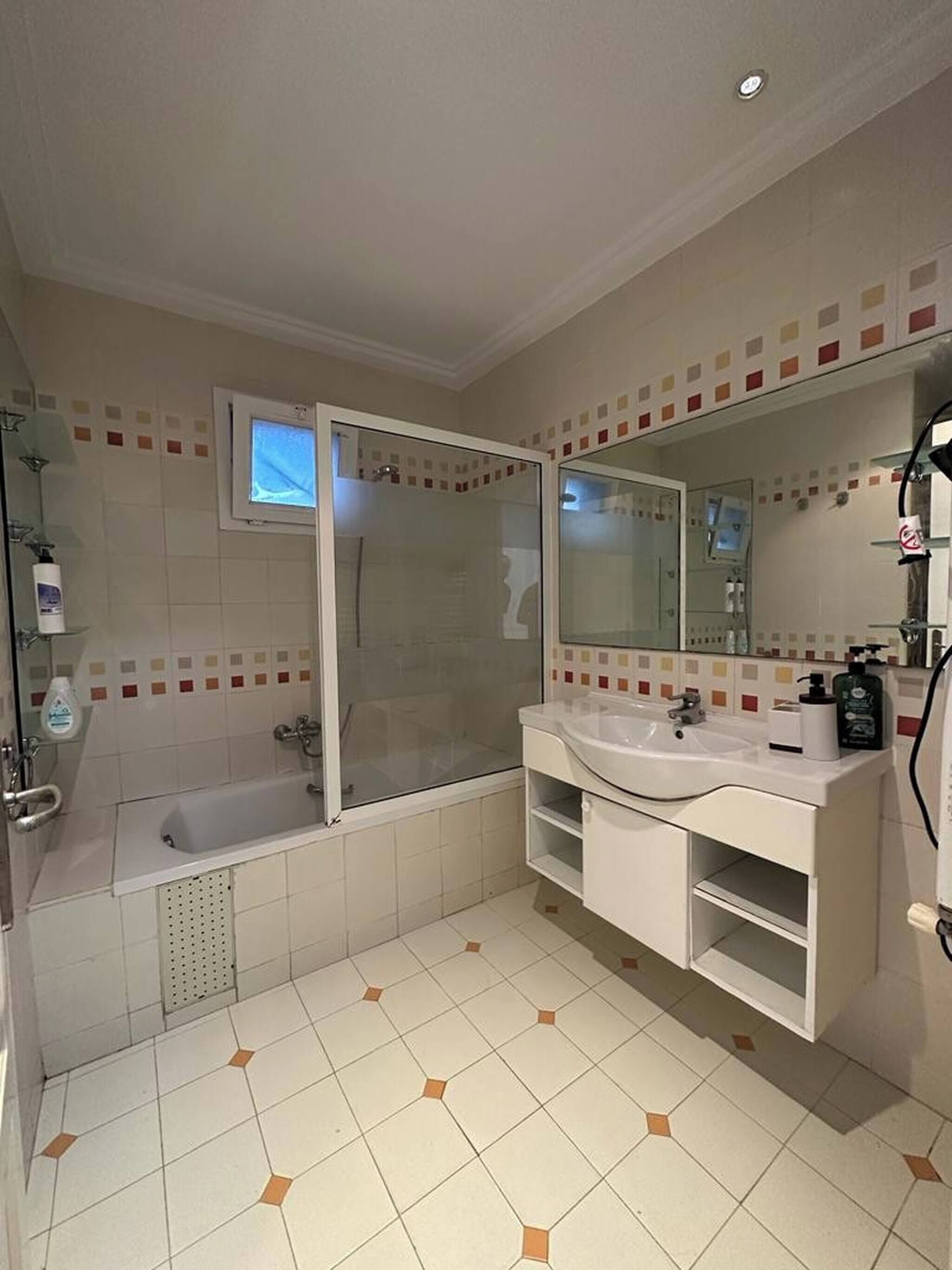 Appartement, 2 chambres, accessible aux personnes à mobilité réduite, balcon | Salle de bain