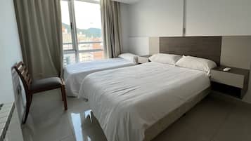 1 bedroom, desk, WiFi, bed sheets