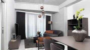 Luxury Condo, 1 Double Bed, Balcony, City View (1) | 1 bedroom, iron/ironing board, free WiFi