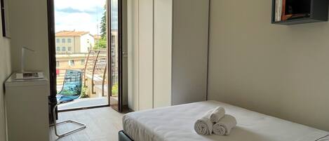 2 Schlafzimmer, Schreibtisch, Bügeleisen/Bügelbrett, WLAN