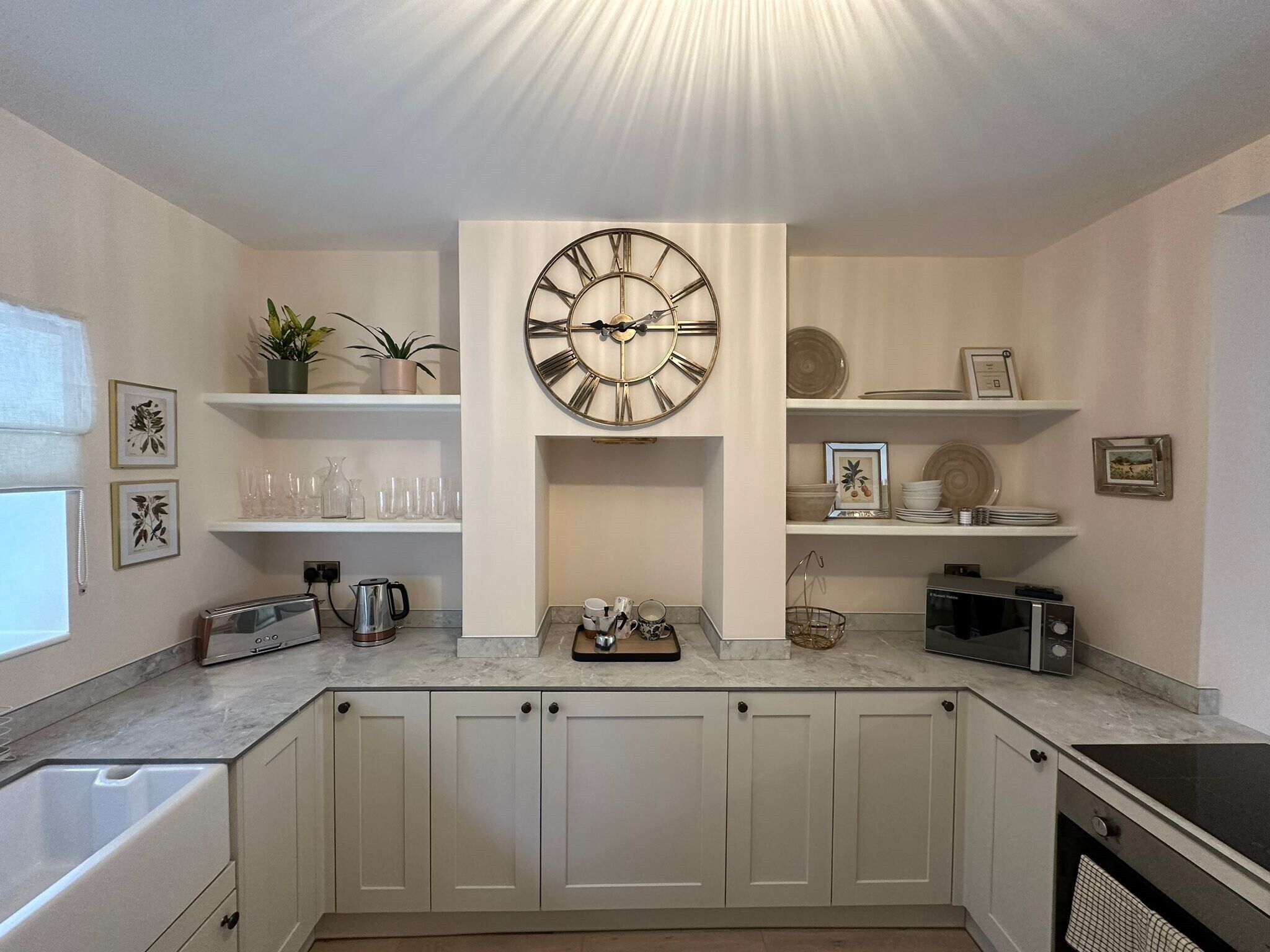 Fridge, microwave, oven, coffee/tea maker