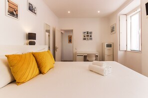 2 bedrooms, bed sheets - Typical Madragoa by Homing (Lisbon)