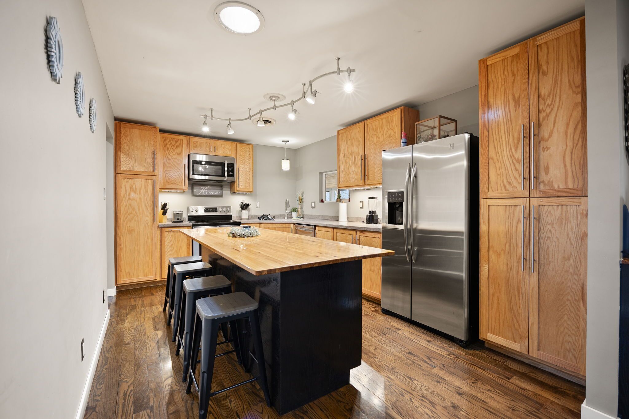 冰箱、微波炉、烤箱、炉灶