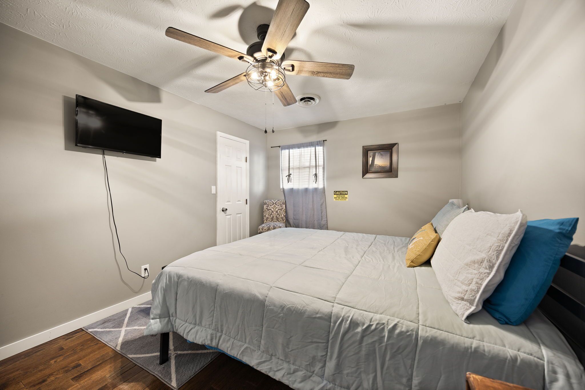 5 bedrooms, iron/ironing board, travel crib, free WiFi