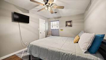 5 bedrooms, iron/ironing board, travel crib, free WiFi