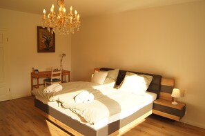 3 bedrooms, WiFi, bed sheets