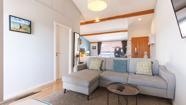 Living area - Principe Real Deluxe by Homing (Lisbon)