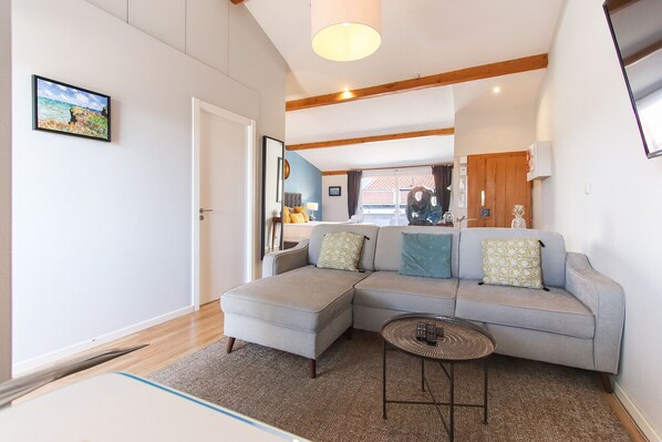 Living area - Principe Real Deluxe by Homing (Lisbon)