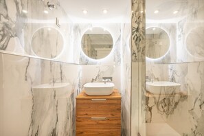 Bathroom - Bairro Alto Prime Studios by Homing (Lisbon)