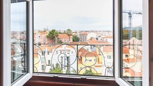 Unclassified image, 4 of 31, button - Estrela Panoramic Views by Homing (Lisbon)