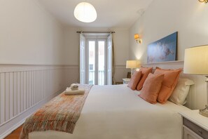 2 bedrooms, bed sheets - Estrela Panoramic Views by Homing (Lisbon)