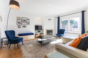 Living area - Laranjeiras Deluxe by Homing (Lisbon)