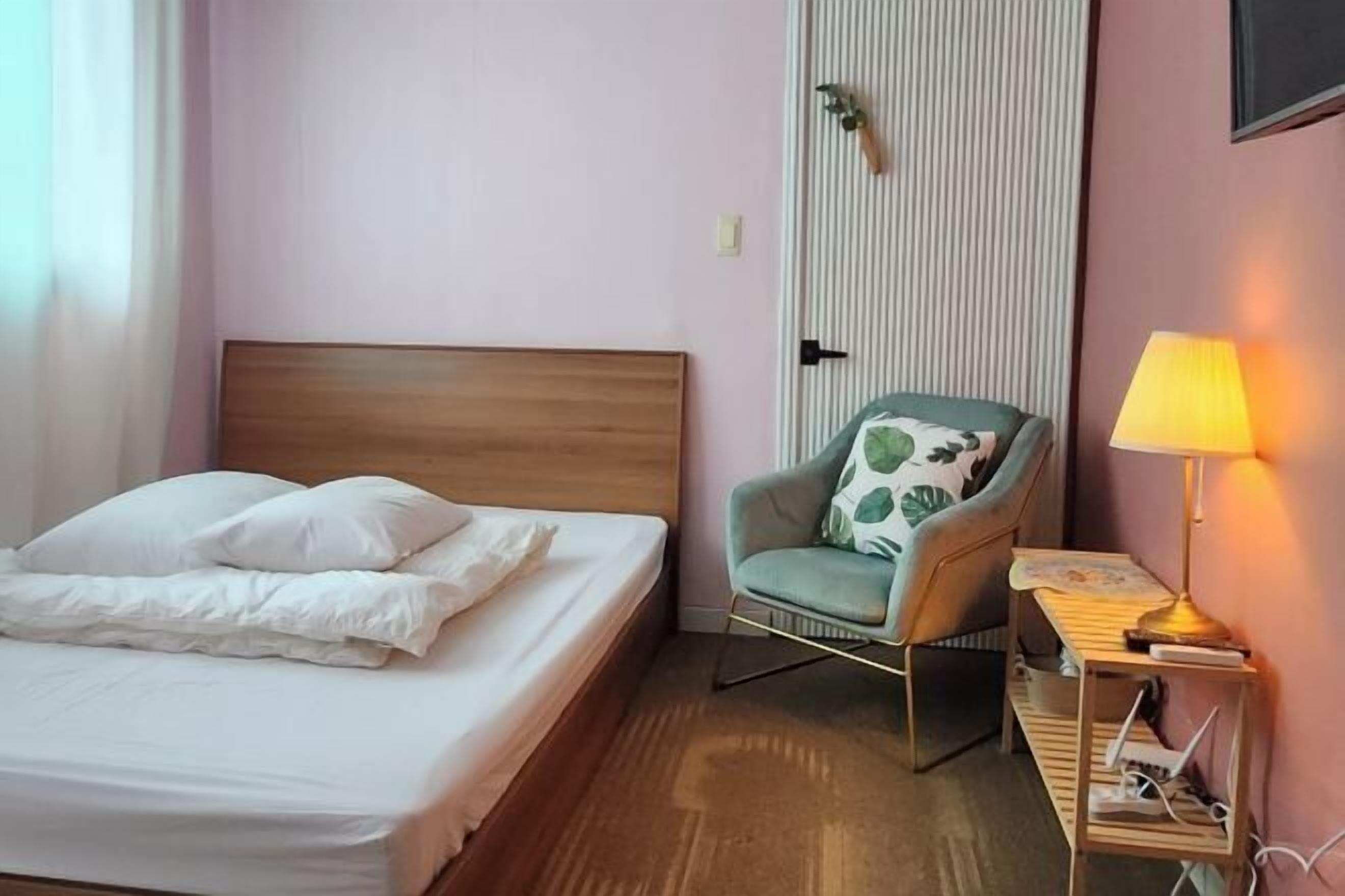 遮光窗帘、熨斗/熨板、免费 WiFi