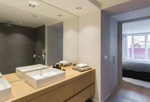 Deluxe Apartment, 1 Bedroom | Bathroom - Flagey Terrace Design residence (Brussels)