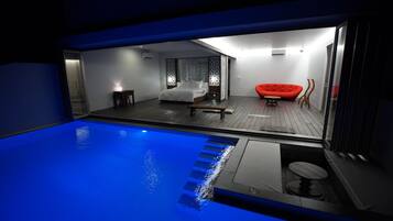 13 Außenpools, beheizter Pool