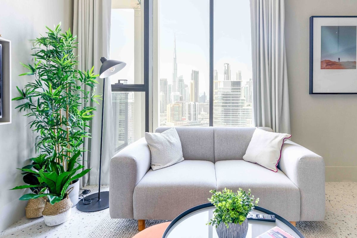 Superior Studio, 1 King Bed, City View | Living area