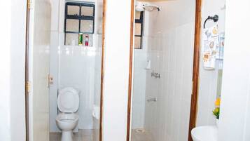 Deluxe Apartment, City View | Bathroom