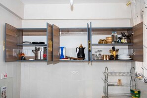 Deluxe Apartment, City View | Private kitchen | Fridge, microwave, cookware/dishes/utensils - Lux Suites Riziki Homes Machakos (Machakos)