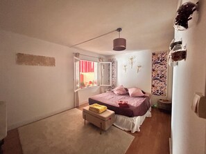 2 bedrooms, desk, iron/ironing board, travel cot
