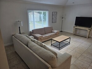 TV - Great 3BR house in Myrtle Beach (Myrtle Beach)