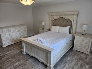 3 bedrooms, iron/ironing board, WiFi, bed sheets - Great 3BR house in Myrtle Beach (Myrtle Beach)