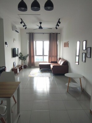 Smart TV - Cozy 4-bedroom apartment with Netflix Bandar Baru Bangi (Bandar Baru Bangi)