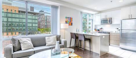 テレビ、書斎 / ワークスペース