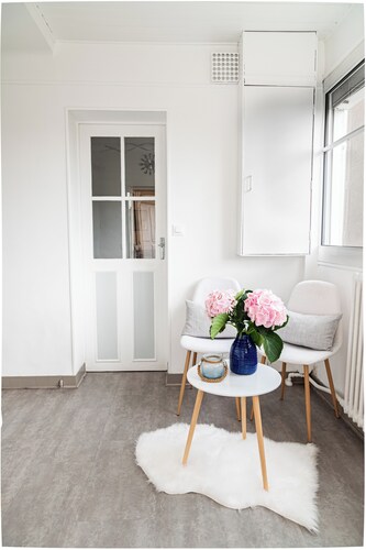 House in the center of Versailles, 5 minutes from the château and freeway