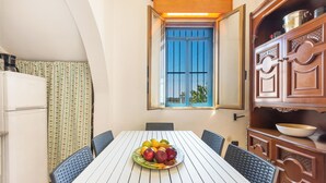 Apartemen Klasik | Ruang makan