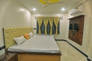 Family Room | Desk, laptop workspace, soundproofing, iron/ironing board