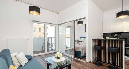 Apartment with Parking | Bath | Smart TV