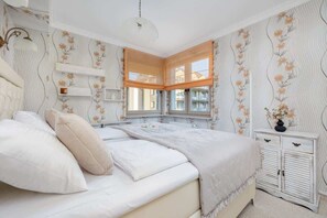 2 chambres, fer et planche à repasser, Wi-Fi, draps fournis