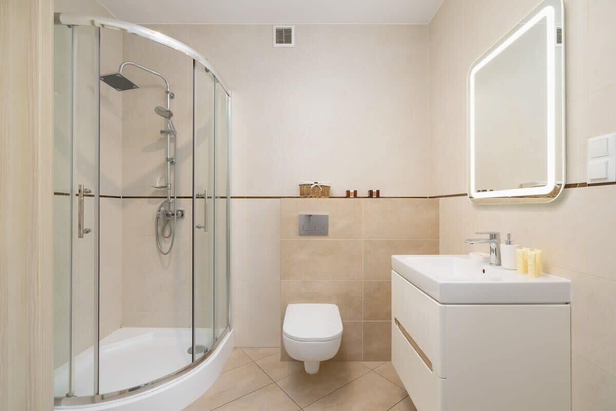 Regadera y secadora de cabello 