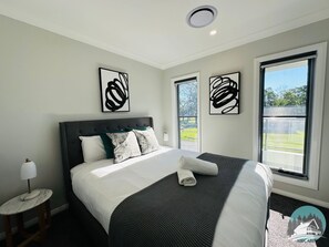 4 chambres, fer et planche à repasser, Wi-Fi, draps fournis