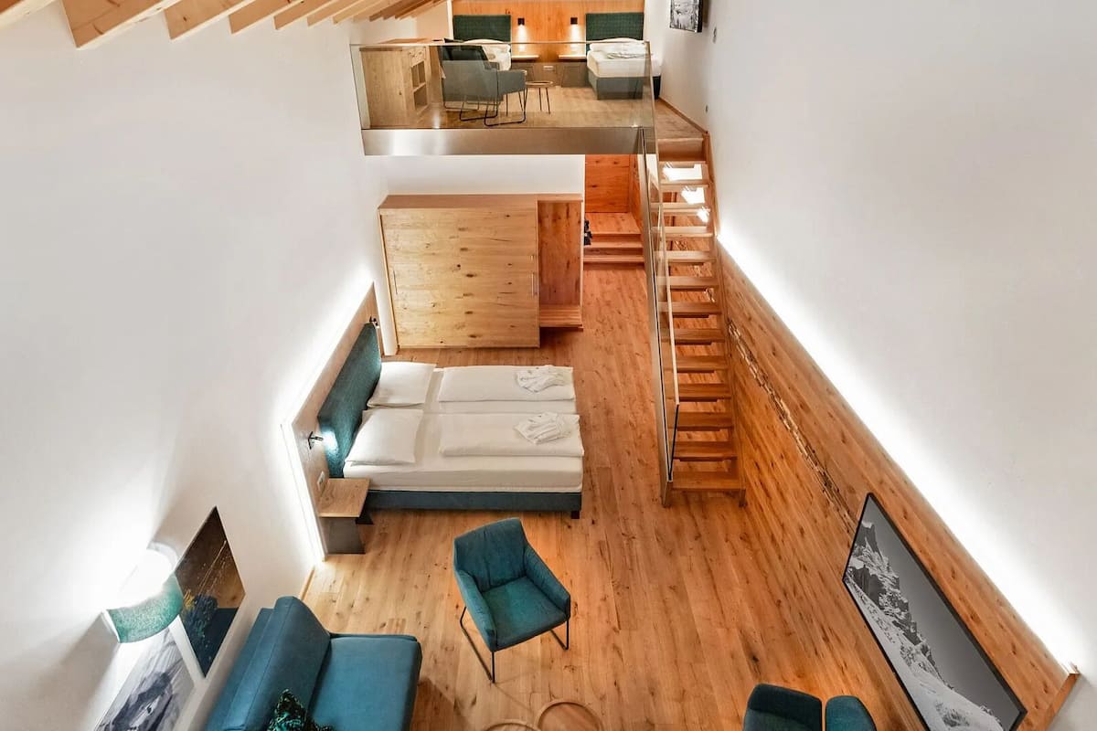 Suite Gallery | Caja de seguridad en la habitación, escritorio y insonorización