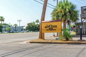 Property grounds - Sapphire Sands *Pet Friendly* Heated Pool (Destin)