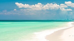 Beach nearby - Sapphire Sands *Pet Friendly* Heated Pool (Destin)