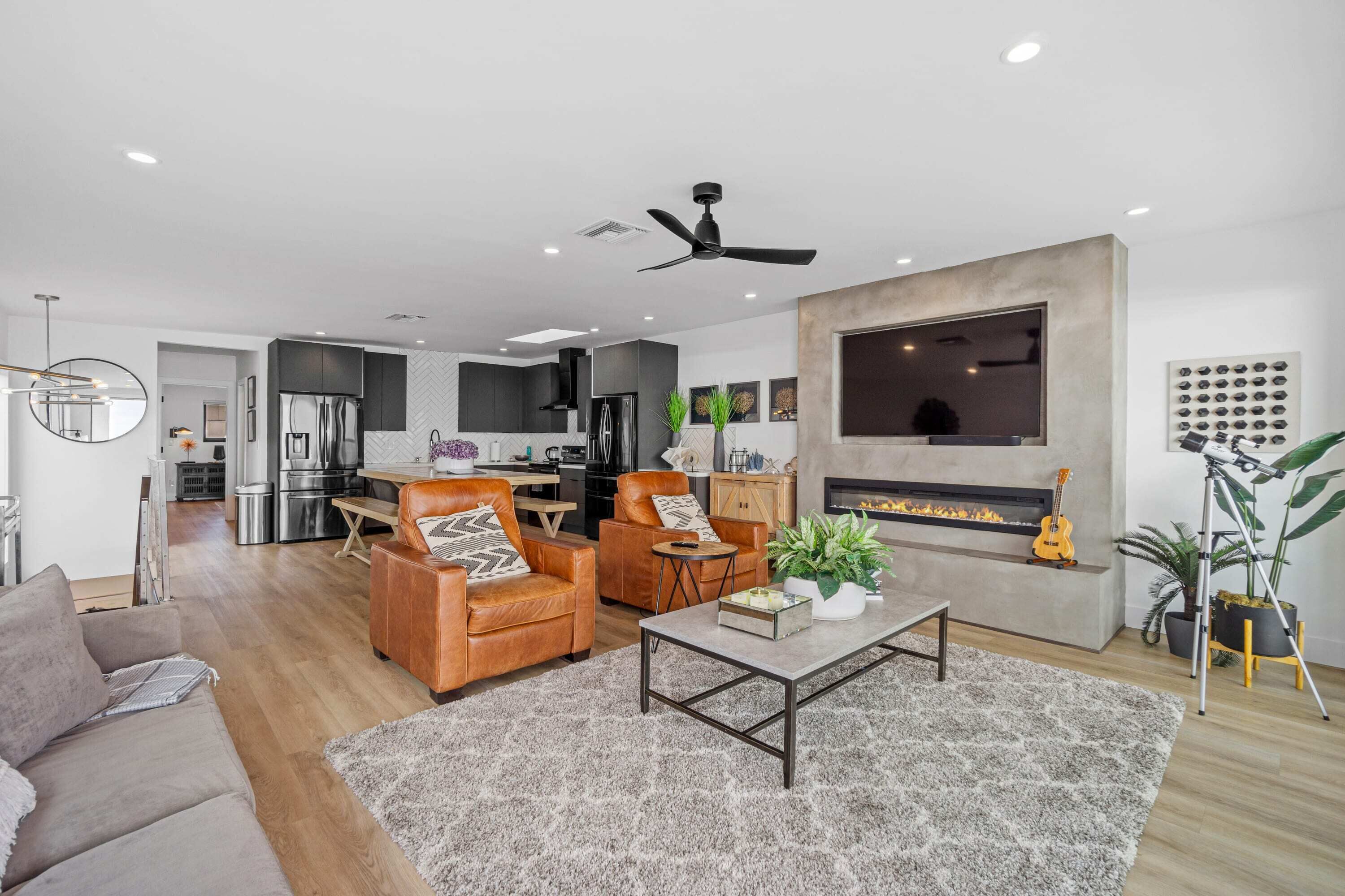 Carlsbad Beachfront Home W/ Hot Tub - Carlsbad, CA