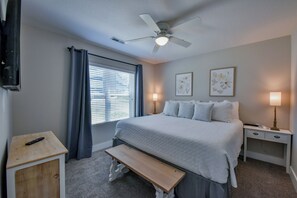 3 bedrooms, iron/ironing board, free WiFi, bed sheets - Rollin' on the River - Book for Football Season! Complex Pool & River Views! (Tuscaloosa)